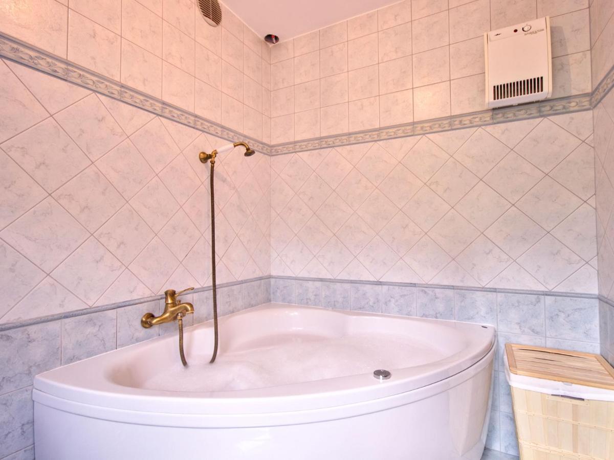 Family Apartment Rihter Crni Kal Екстер'єр фото